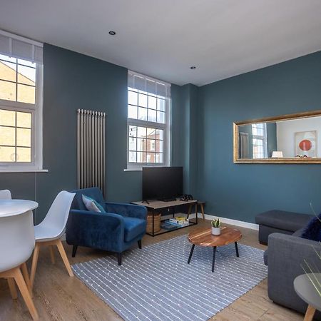 Modern Apartment Within City Walls, Parking Chester Exterior foto